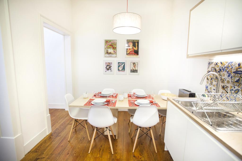 Historical City Center Apartment Lisbona Esterno foto